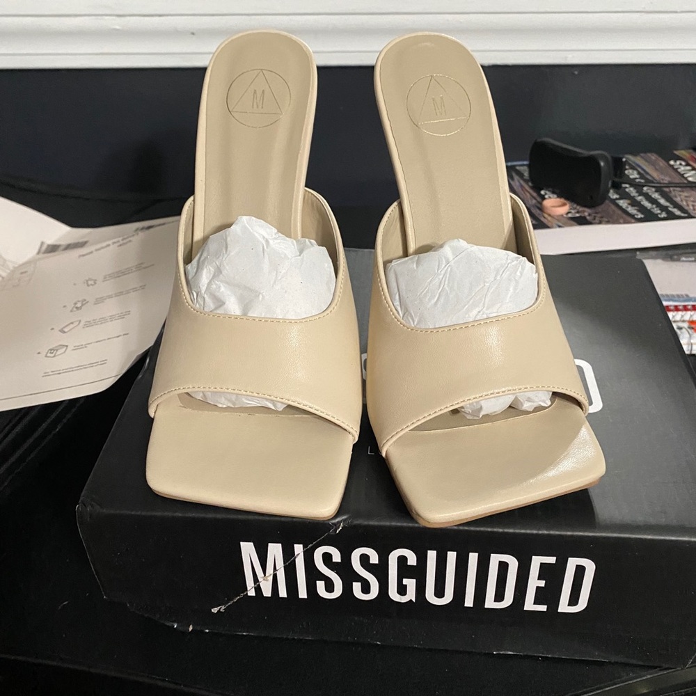 ✨SOLD✨ Nude square toed heels